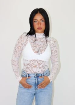 Stay Lace Long Sleeve Top ★ White -Tops To Skirt Sales Store IMG 0941 d54977c8 41e2 44f0 ac2f eed8a832aeaa