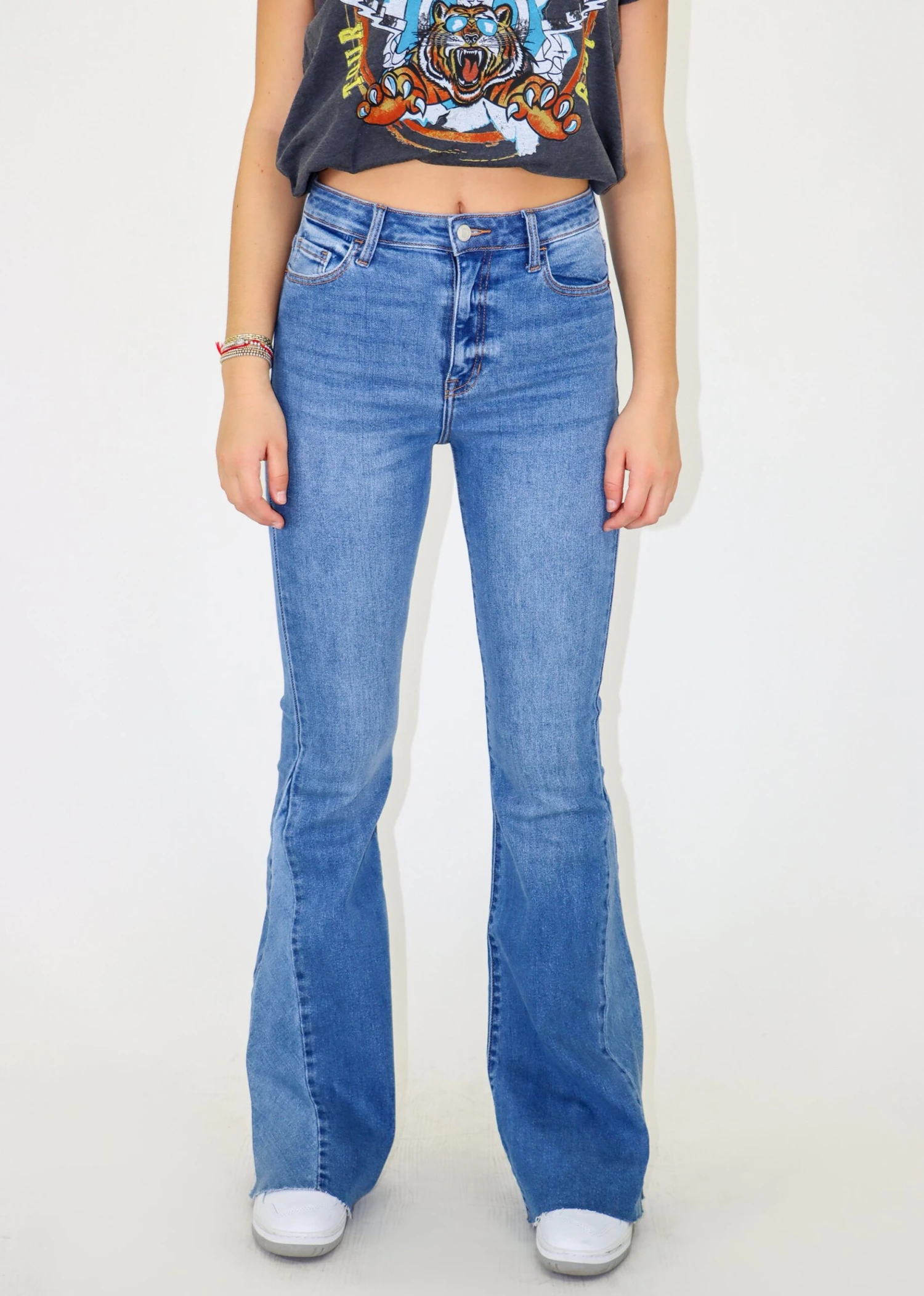 Come Through Jeans ★ Medium Wash 2 Come Through Jeans ★ Medium Wash - Image 2