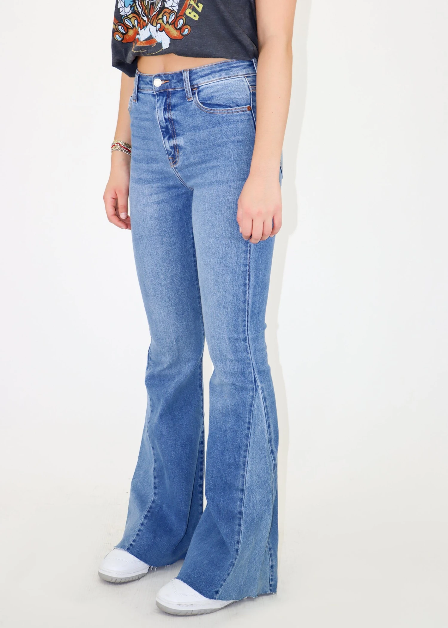 Come Through Jeans ★ Medium Wash 3 Come Through Jeans ★ Medium Wash - Image 3